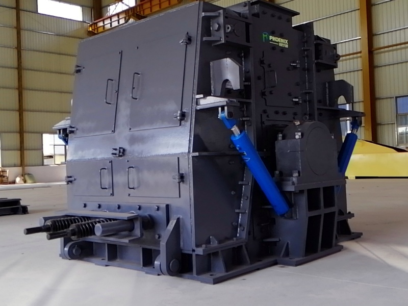 Reversible hammer crusher